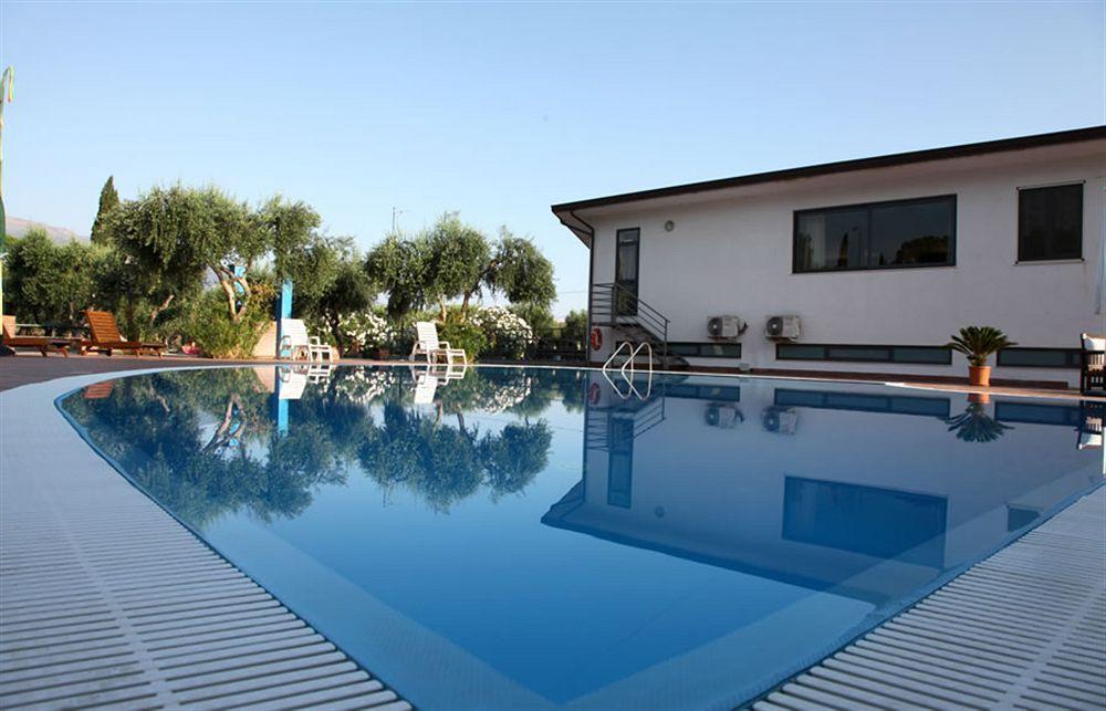 Medimare Residence Club Патти Экстерьер фото