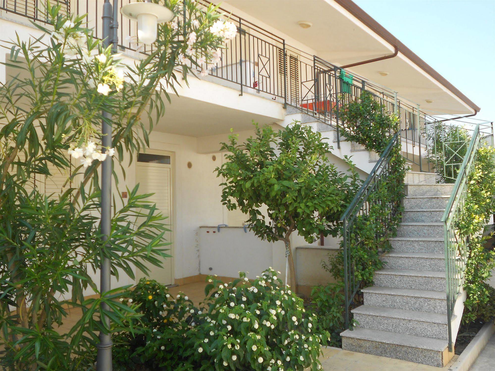 Medimare Residence Club Патти Экстерьер фото